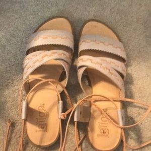 NIB Nordstrom Latigo grey sandals 👡